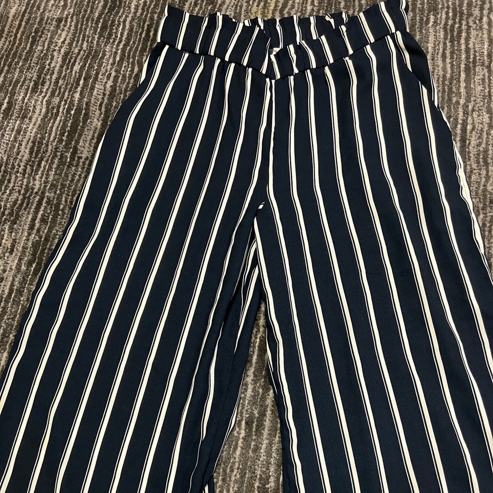 Wide leg pants